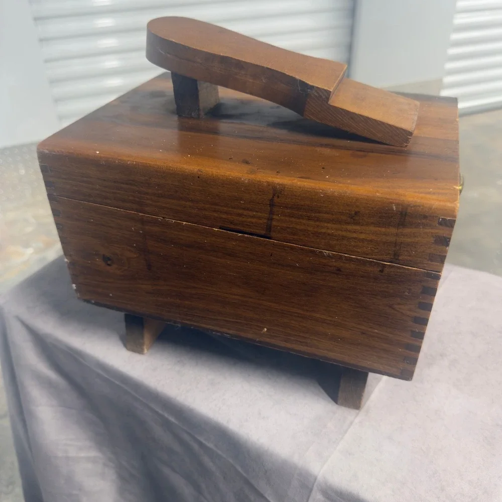 Vintage KIWI Hand‎ Crafted Shoe Valet Wooden Shine Box Dovetail Footrest Caddy